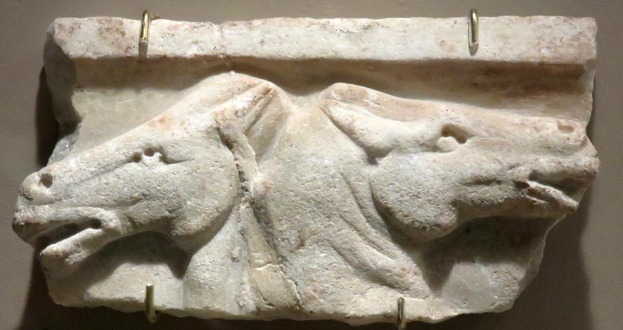 Relief fragment with horses' heads