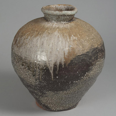 Shigaraki ware jar