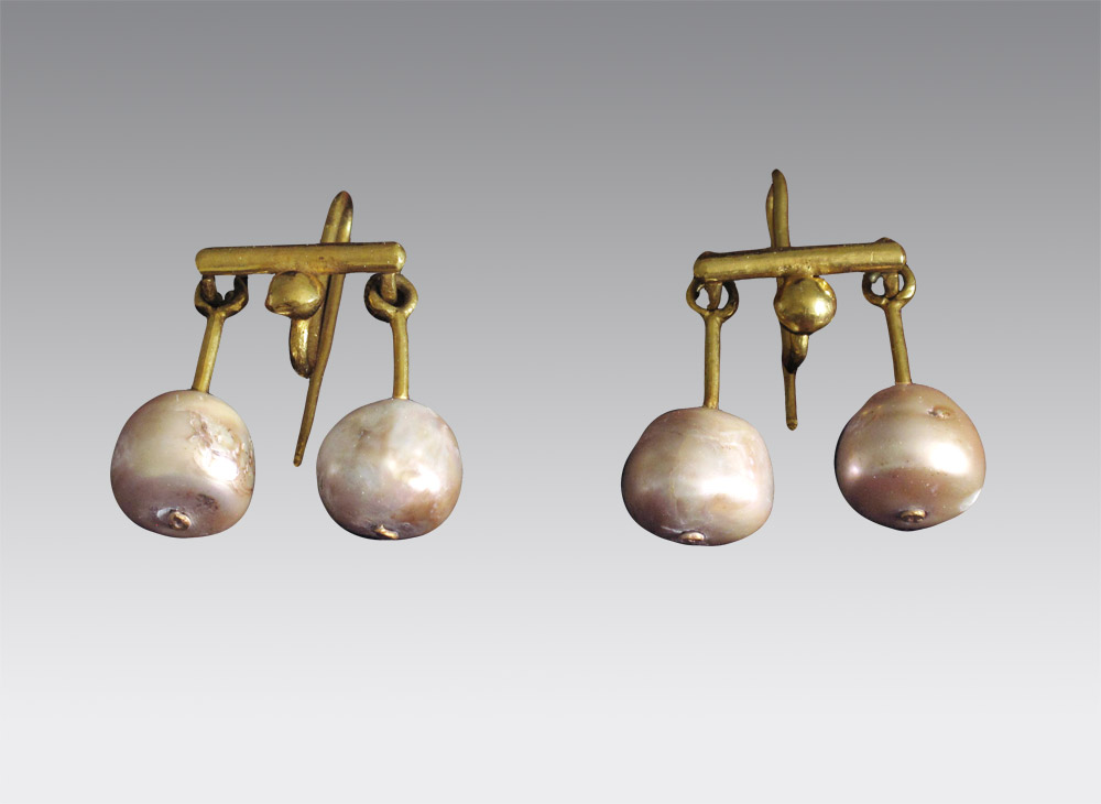 Double pearl earrings